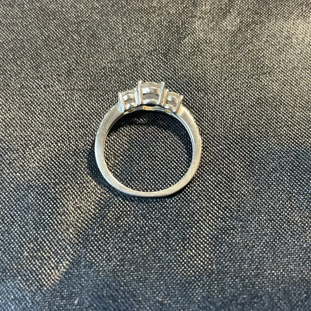 Vintage 925 Sterling Silver Three Stone Cubic Zirconia Engagement Ring Sz 7